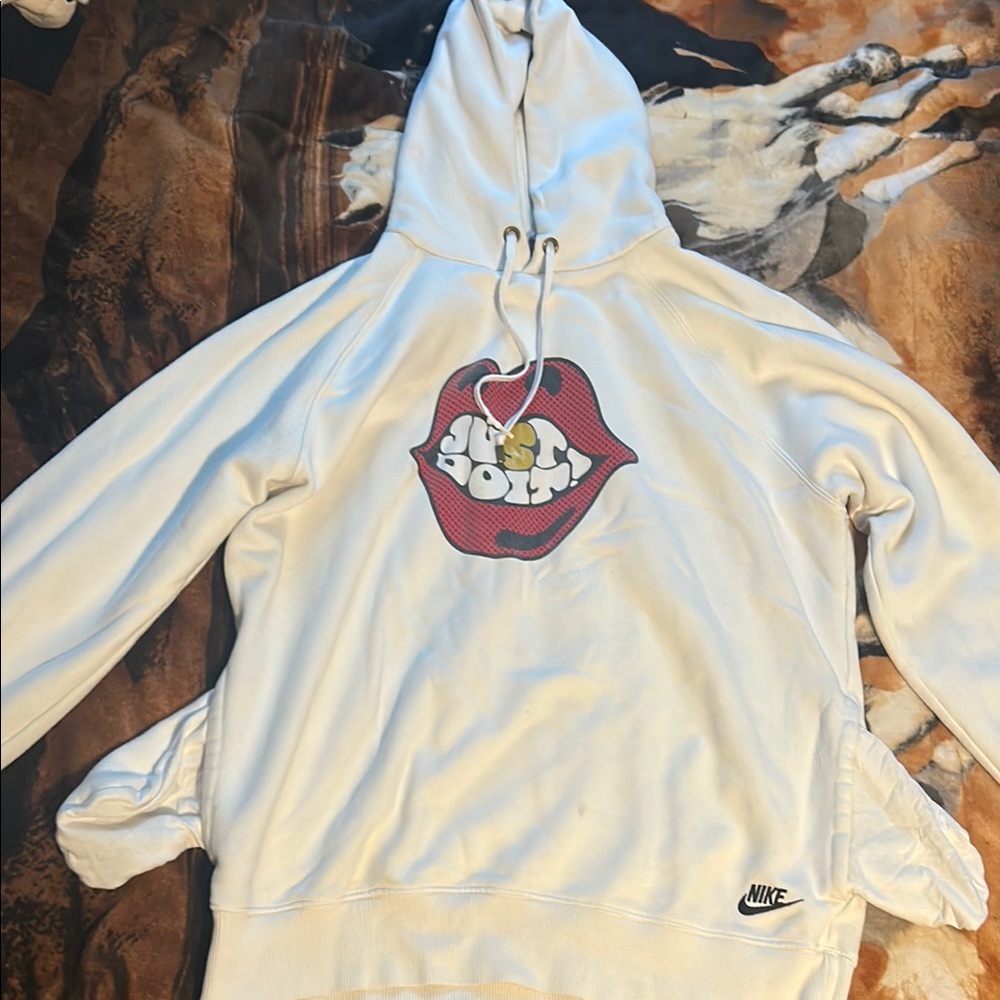 Nike White Hoodie with Graphic Print